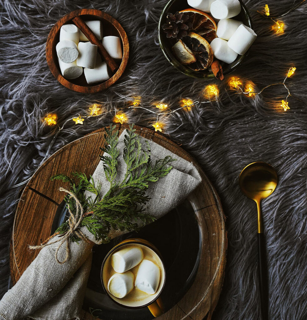 Decoración navideña DIY: frutos secos y malvaviscos, luces