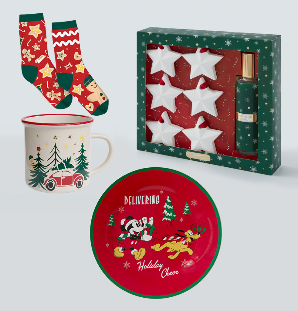 Set de Navidad, calcetines y tazas de Navidad y vajilla con el tema de Mickey Mouse disponibles para comprar en las tiendas Pepco.